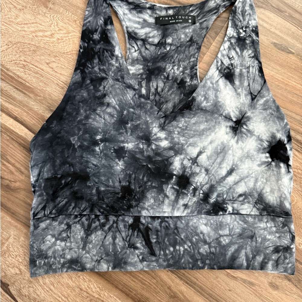 NWOT Final Touch Women's Black and Gray Tie-Dye Tank Top